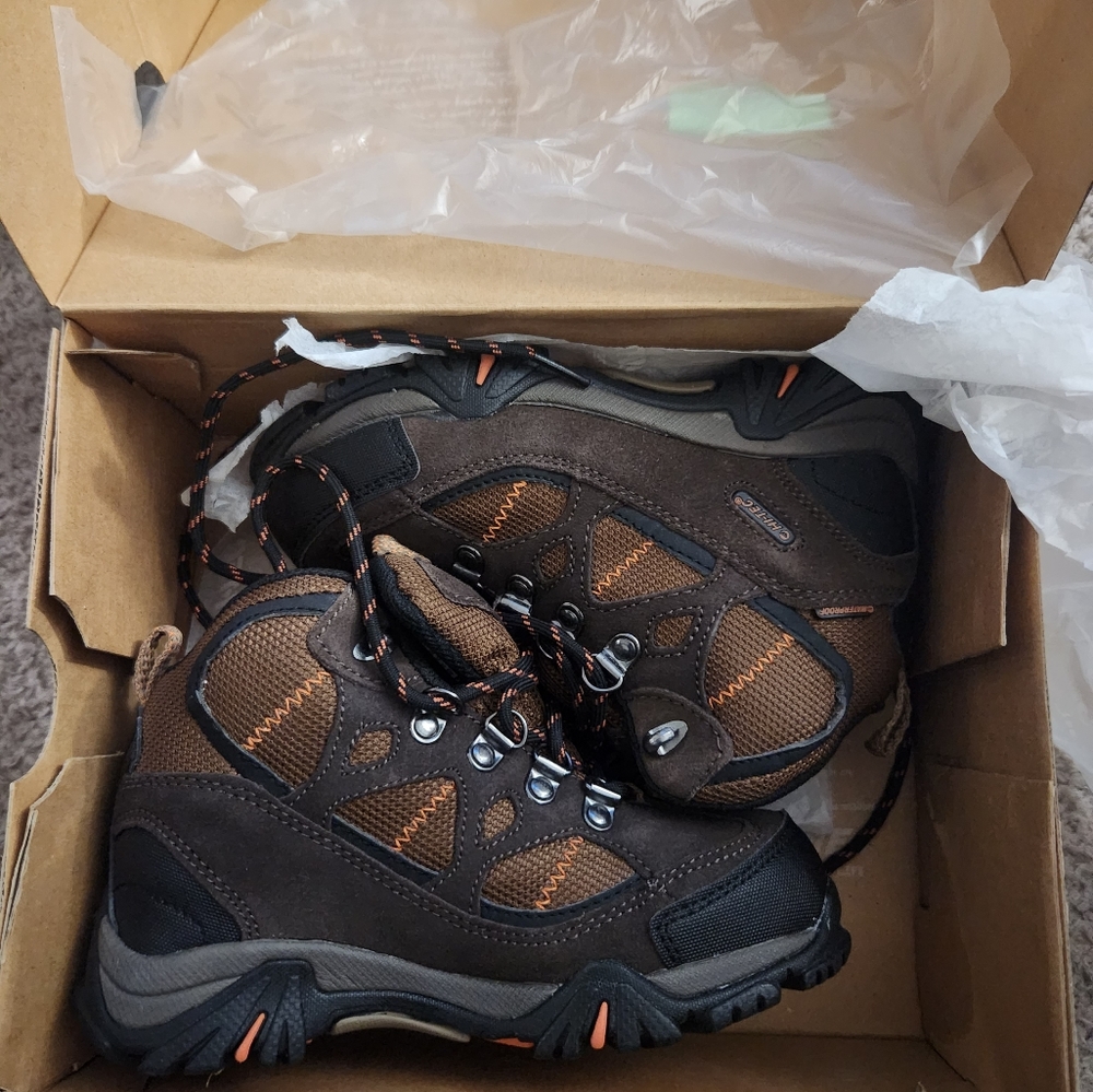 HI-TEC Renegade Trail WP JR Brown Hiking Outdoor Boots - Youth sz 1